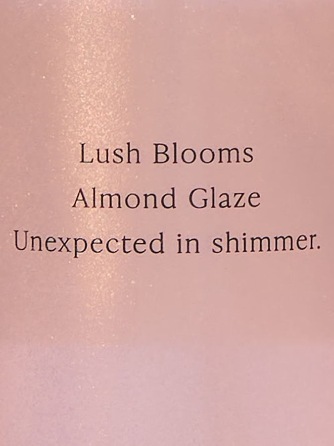 Парфюмированный спрей для тела Velvet Petals Shimmer 250ml Victoria's Secret